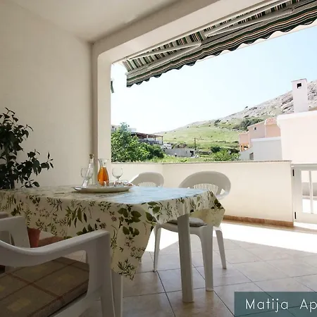 Apartmani Matija Metajna Exterior photo