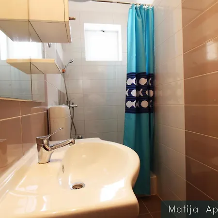 Apartmani Matija Metajna Exterior photo