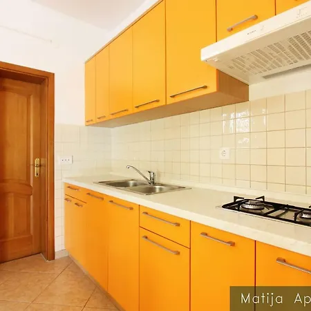 Apartmani Matija Metajna Exterior photo