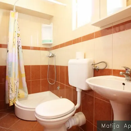 Apartmani Matija Metajna Exterior photo