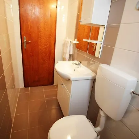 Apartmani Matija Metajna Exterior photo