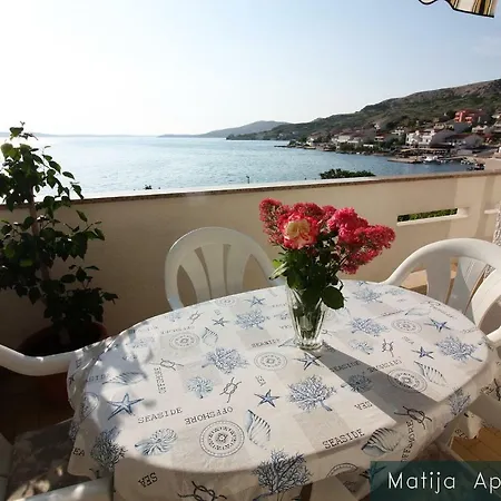 Apartmani Matija Metajna Exterior photo