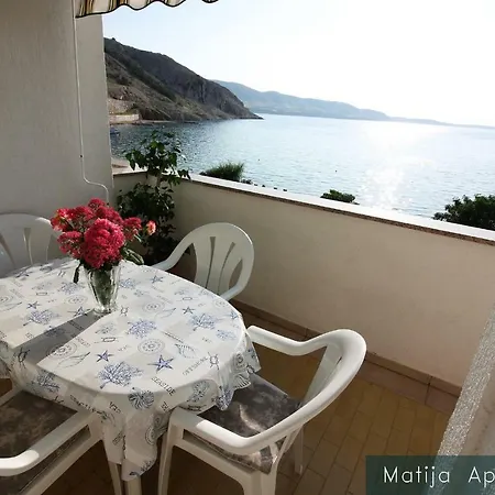 Apartmani Matija Metajna Exterior photo