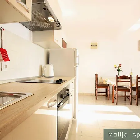 Apartmani Matija Metajna Exterior photo