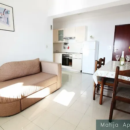 Apartmani Matija Metajna Exterior photo