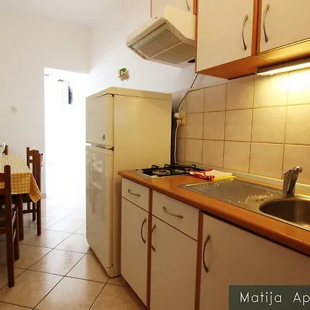 Apartmani Matija Metajna Exterior photo