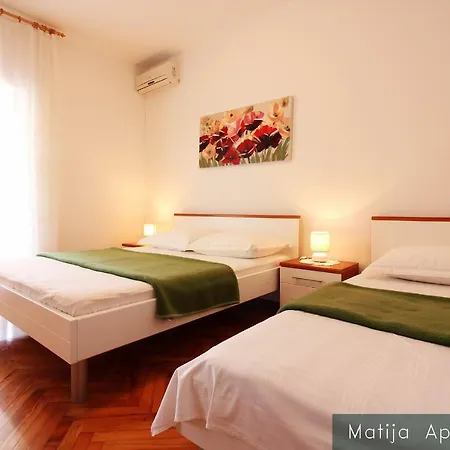 Apartmani Matija Metajna Exterior photo