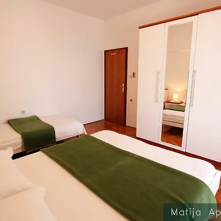 Apartmani Matija Metajna Exterior photo