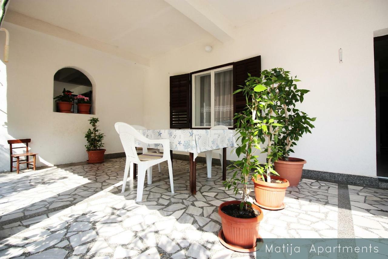 Apartment Apartmani Matija Metajna