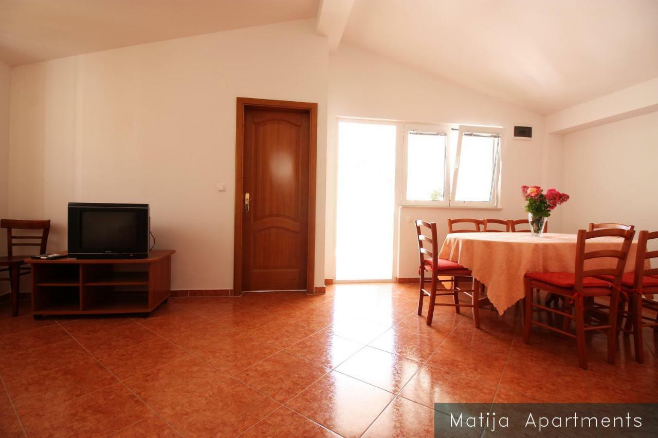 Apartment Apartmani Matija Metajna